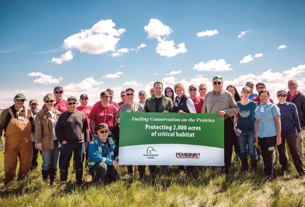 Representatives from DUC and Pembina Pipeline Corporation gathered at the Cherry Project in Alberta to celebrate a new $1-million investment in conservation. The Cherry Project represents one of many important conservation projects that will be delivered across Alberta and Saskatchewan thanks to Pembina’s support. 