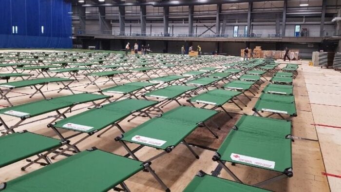 Emergency shelter set up in Winnipeg, Man. to support wildfire evacuees in 2017